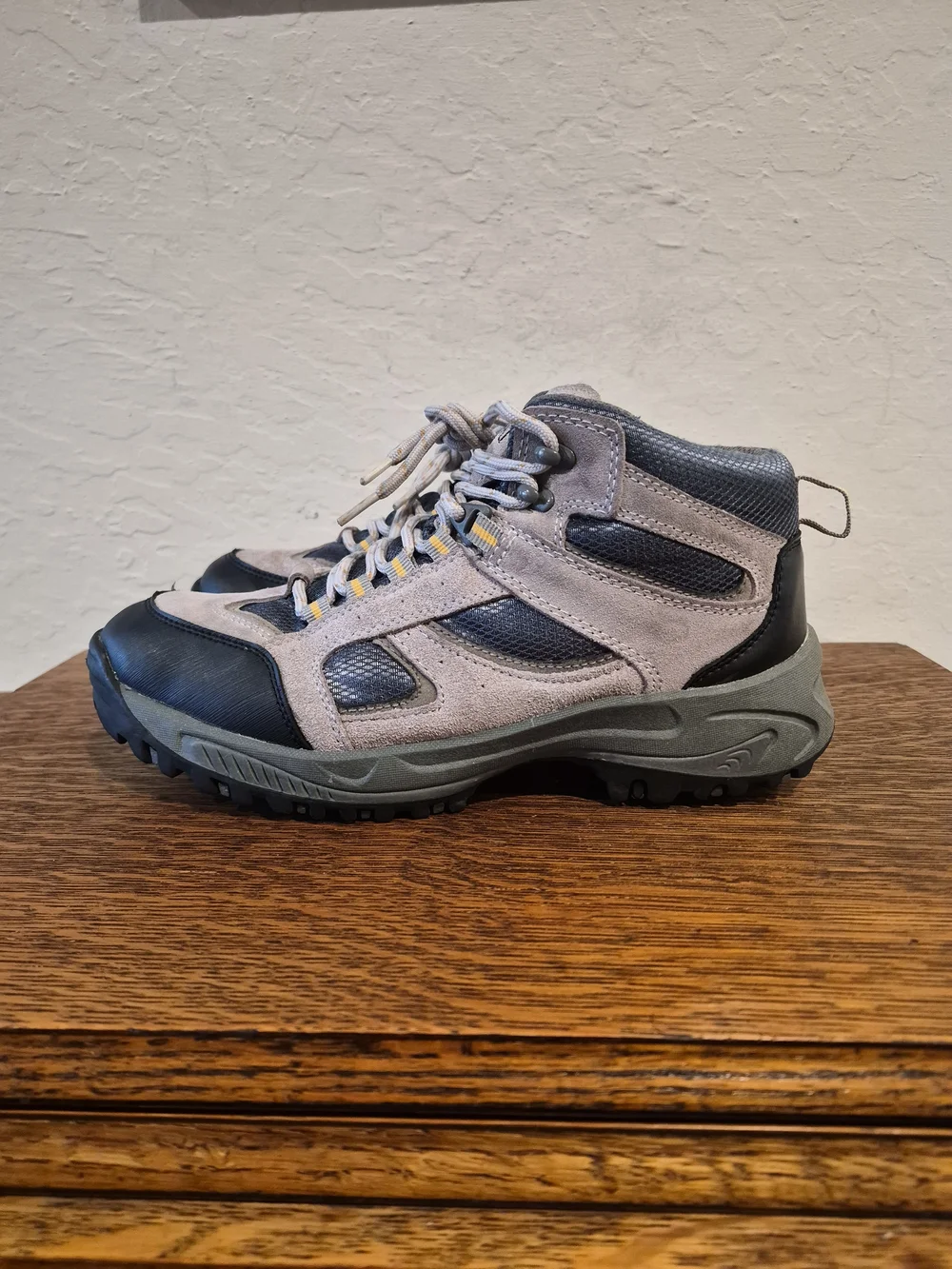 Denali Clearwater Athletic Trailing/Hiking Boots Women's Size 9